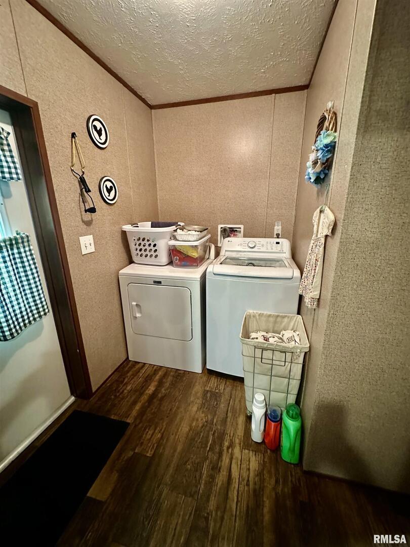 1409 West 5th Street West Frankfort, IL 62896 - Photo 25 of 56 a utility room with dryer and washer