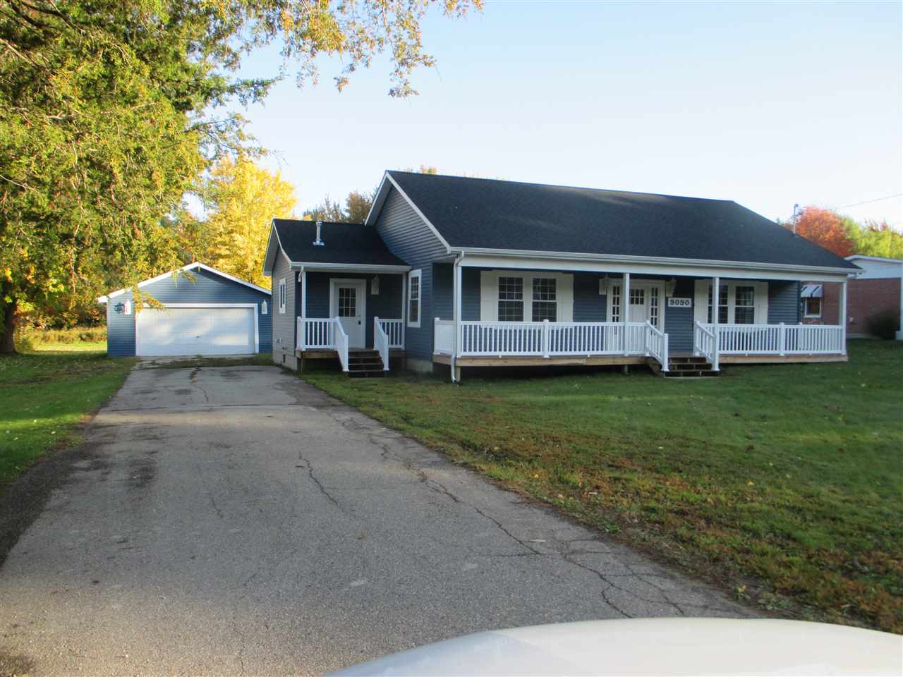 9090 Coldwater Road Flushing, MI 48433 - Photo 1 of 18 31398326.JPG