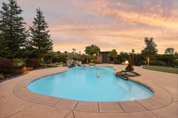 $725,000 | 180 Trek Lane, Redding, CA 96003