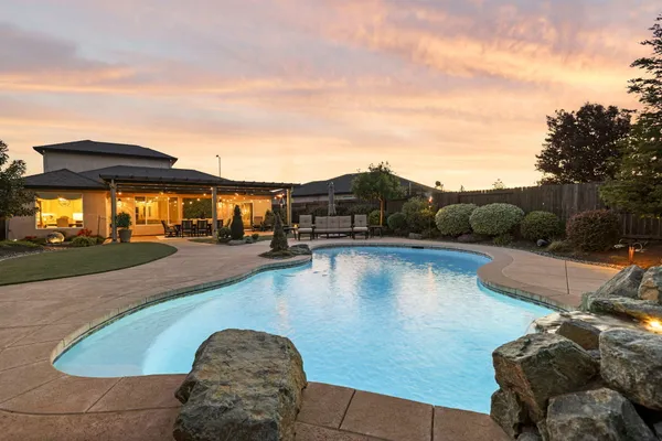 $725,000 | 180 Trek Lane, Redding, CA 96003