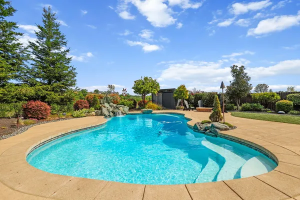 $725,000 | 180 Trek Lane, Redding, CA 96003