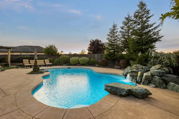 $725,000 | 180 Trek Lane, Redding, CA 96003