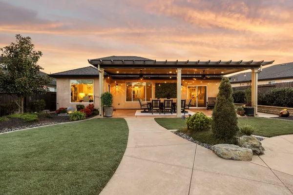 $725,000 | 180 Trek Lane, Redding, CA 96003