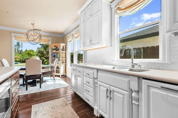 $725,000 | 180 Trek Lane, Redding, CA 96003