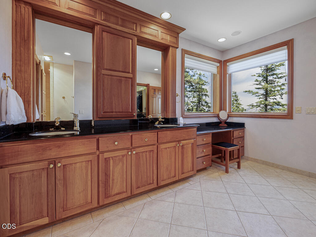 11707 Kestrel Road Klamath Falls, OR 97601 - Photo 29 of 65