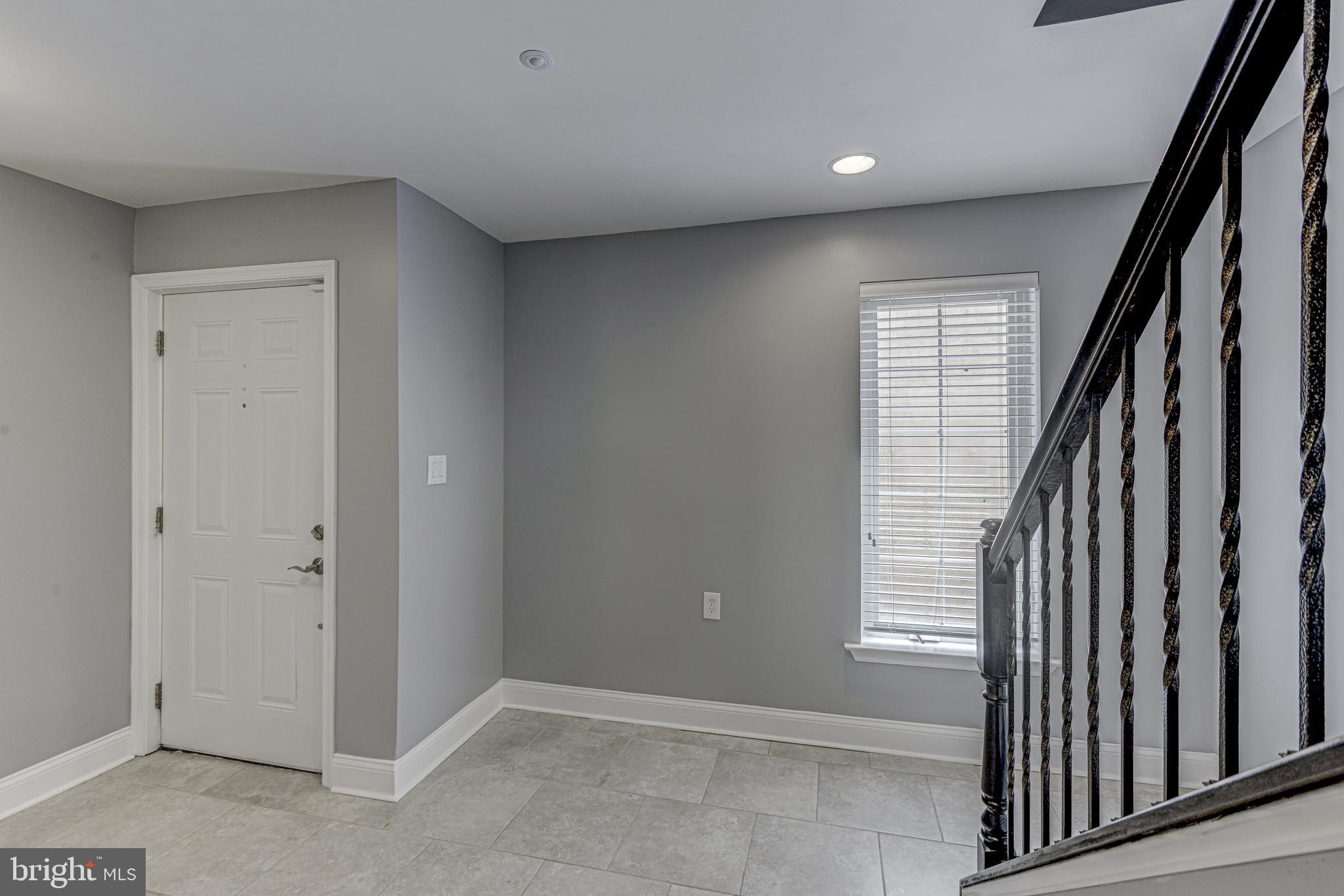 1016 South Conkling Street, Unit A Baltimore, MD 21224 - Photo 5 of 50 Foyer