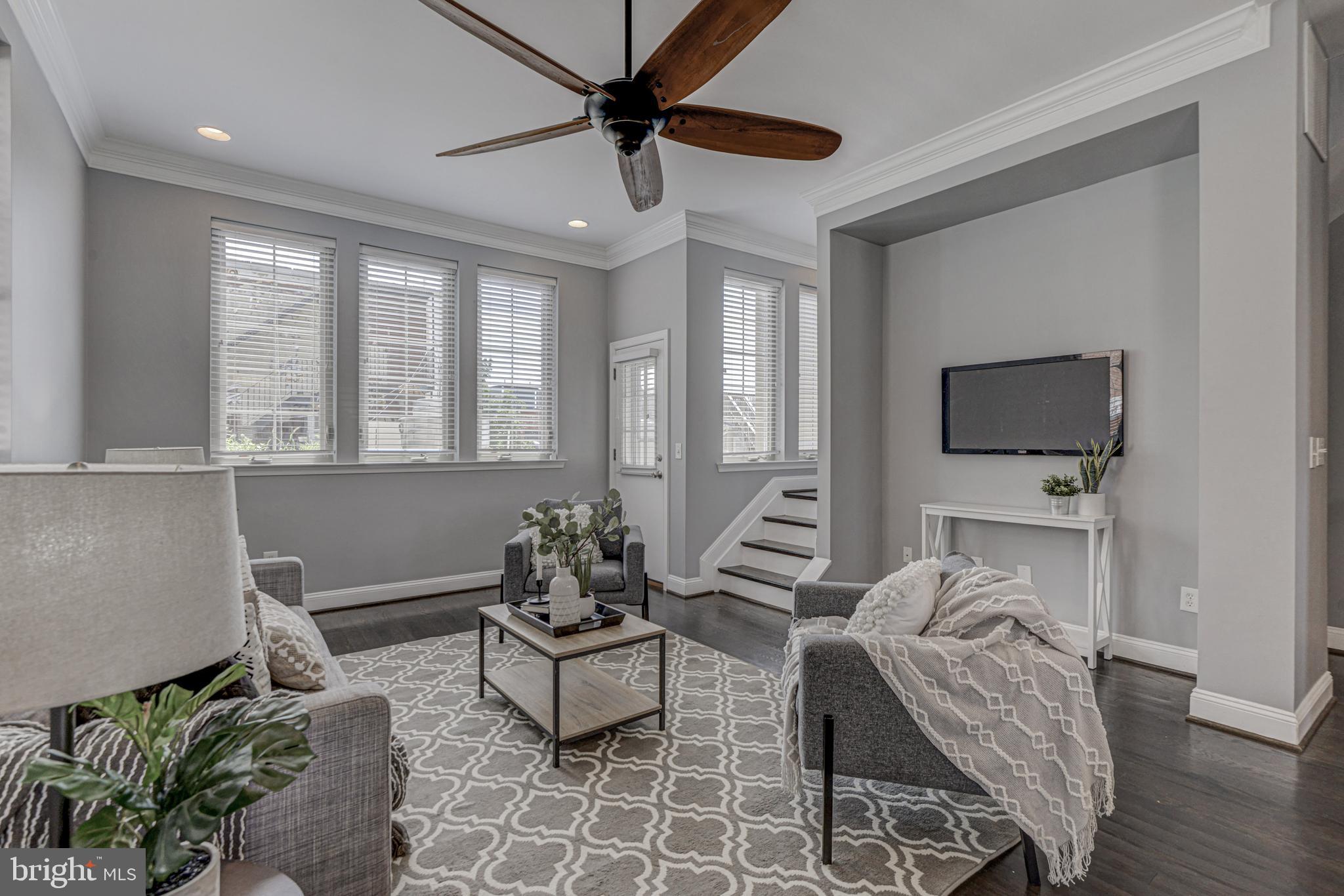 1016 South Conkling Street, Unit A Baltimore, MD 21224 - Photo 7 of 50 Living Room