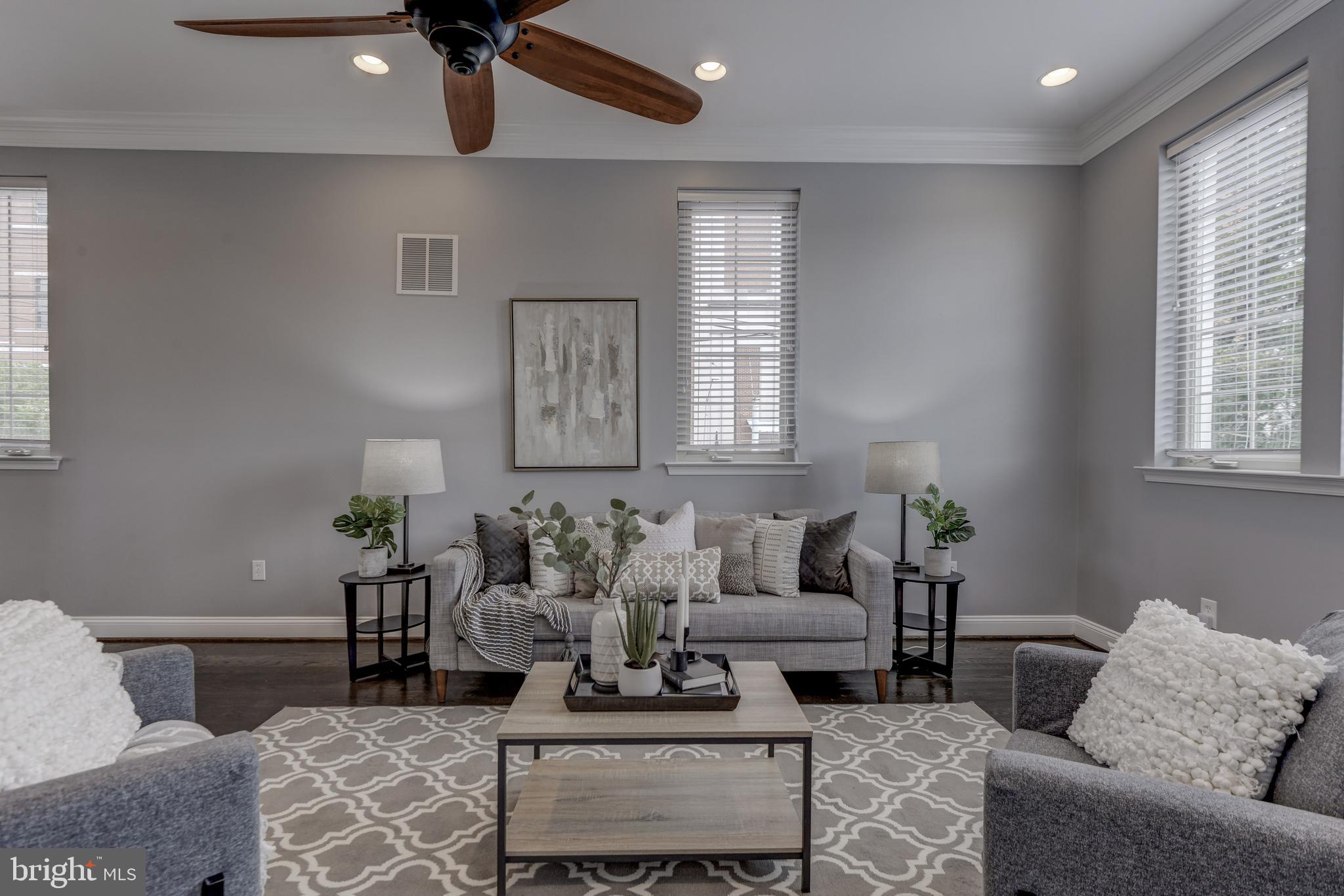 1016 South Conkling Street, Unit A Baltimore, MD 21224 - Photo 10 of 50 Living Room