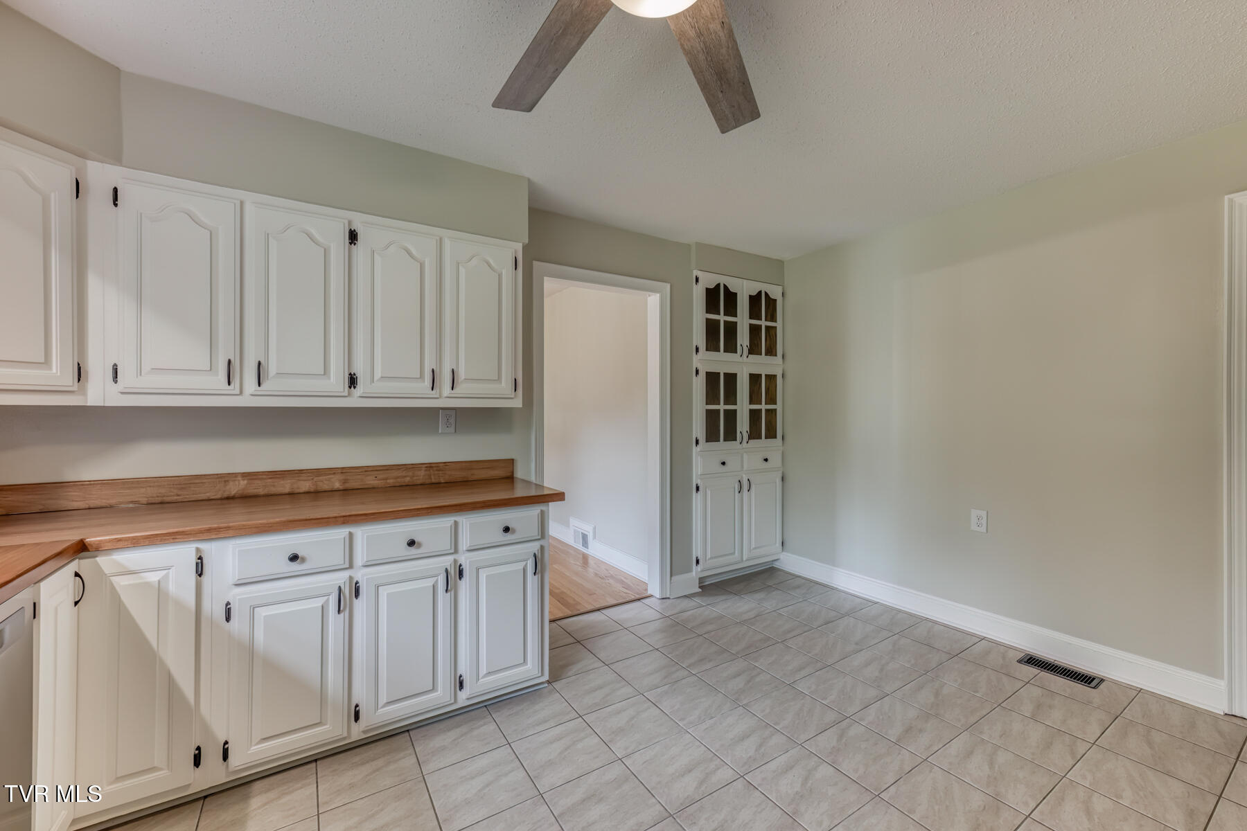 3935 Erwin Highway Afton, TN 37616 - Photo 17 of 83 3935 Erwin Hwy-19