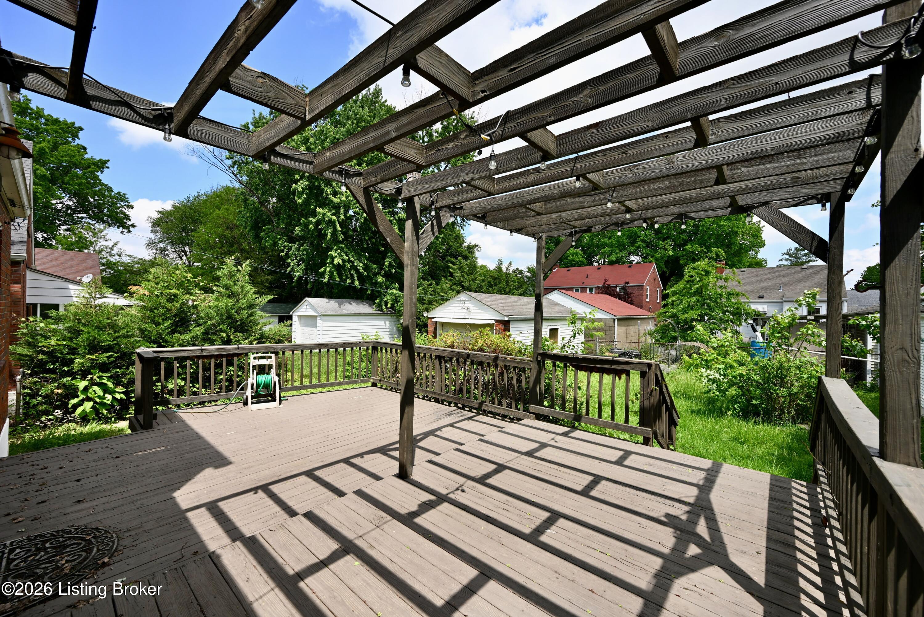 2545 Ridgewood Avenue Louisville, KY 40217 - Photo 4 of 31 DSC_4665
