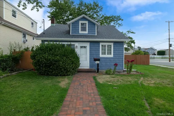 $4,200 | 2683 Hewlett Lane, Bellmore, NY 11710