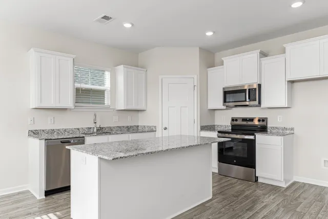 $273,900 | 170 Willow Bay Drive, Orangeburg, SC 29118