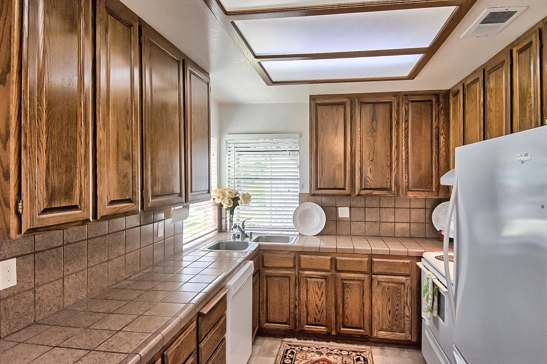 211 Ridgetop Drive, Unit 112 Redding, CA 96003 - Photo 7 of 25 ridge crest-108