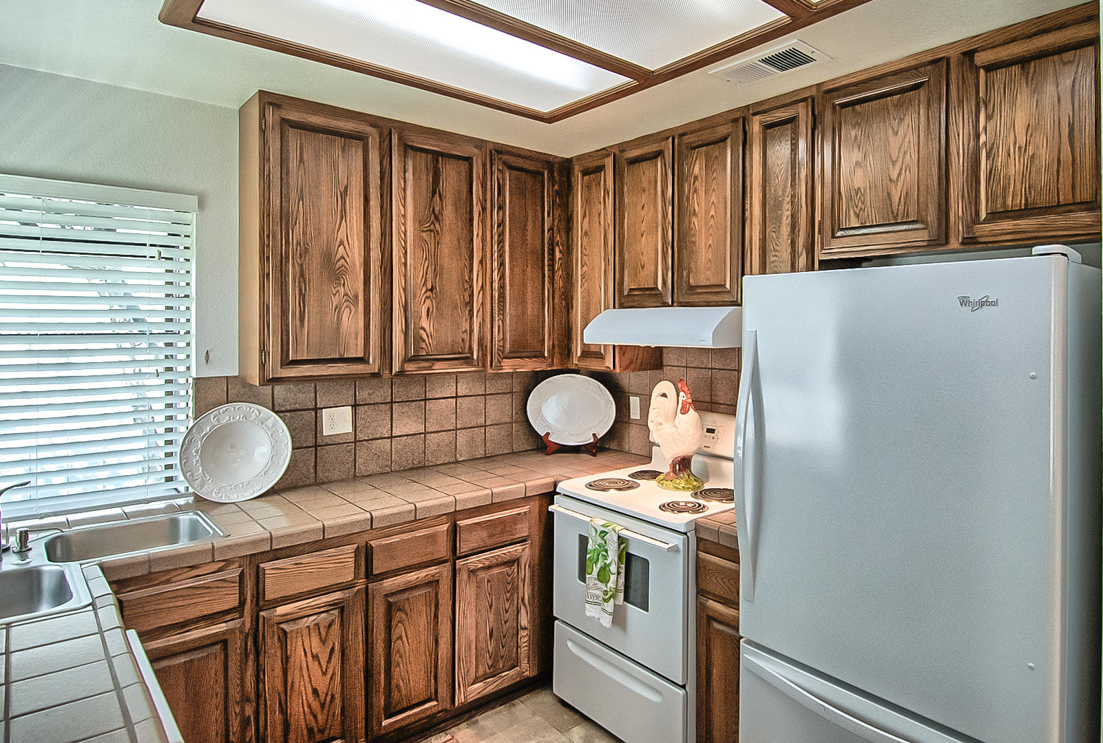 211 Ridgetop Drive, Unit 112 Redding, CA 96003 - Photo 8 of 25 ridge crest-109