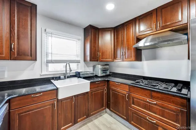 $649,999 | 455 North Hamilton Avenue, Lindenhurst, NY 11757