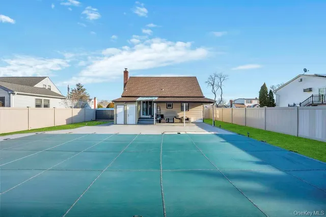 $649,999 | 455 North Hamilton Avenue, Lindenhurst, NY 11757