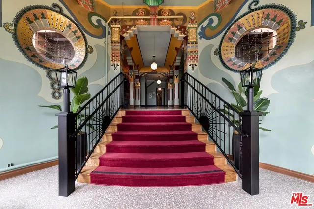 a house view with a outdoor space