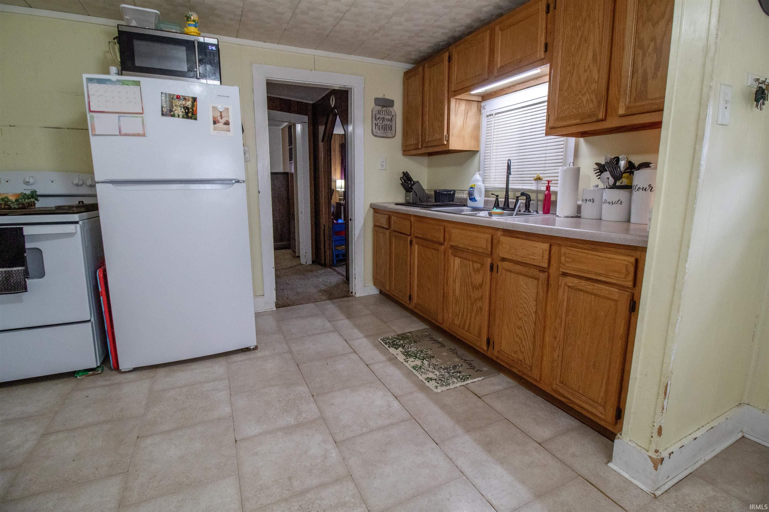 401 George Street Winchester, IN 47394 - Photo 5 of 20