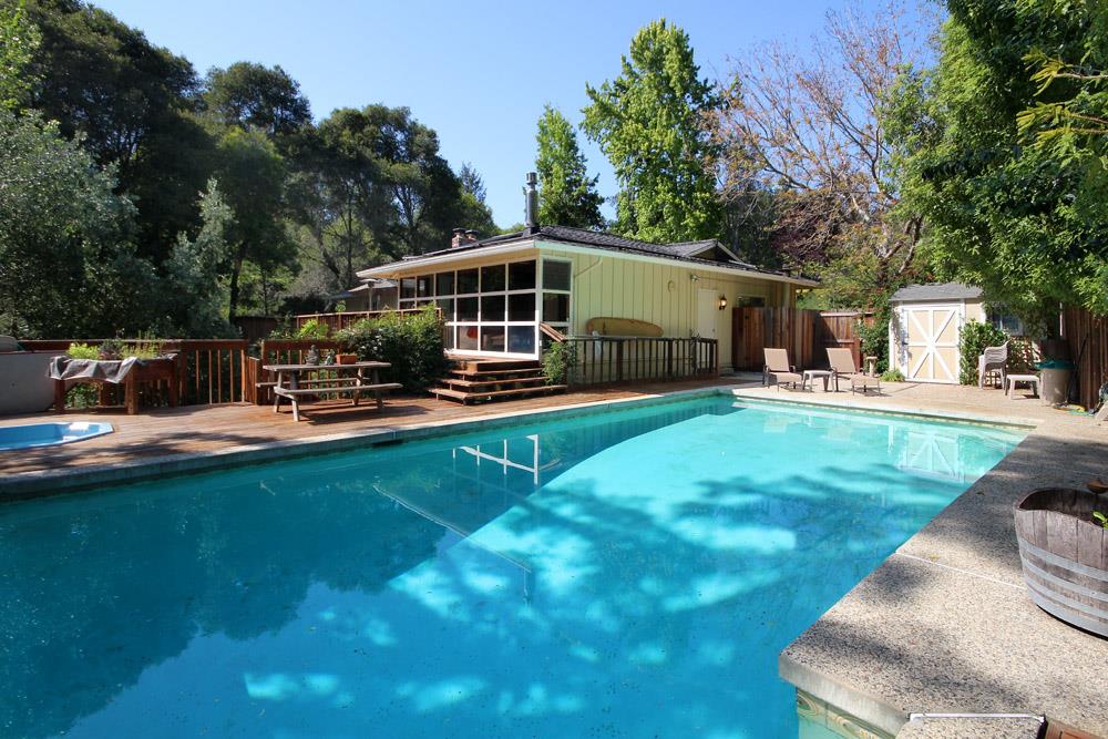 1 Oak Road Santa Cruz, CA 95060 - Photo 6 of 25 a front view of a house with garden
