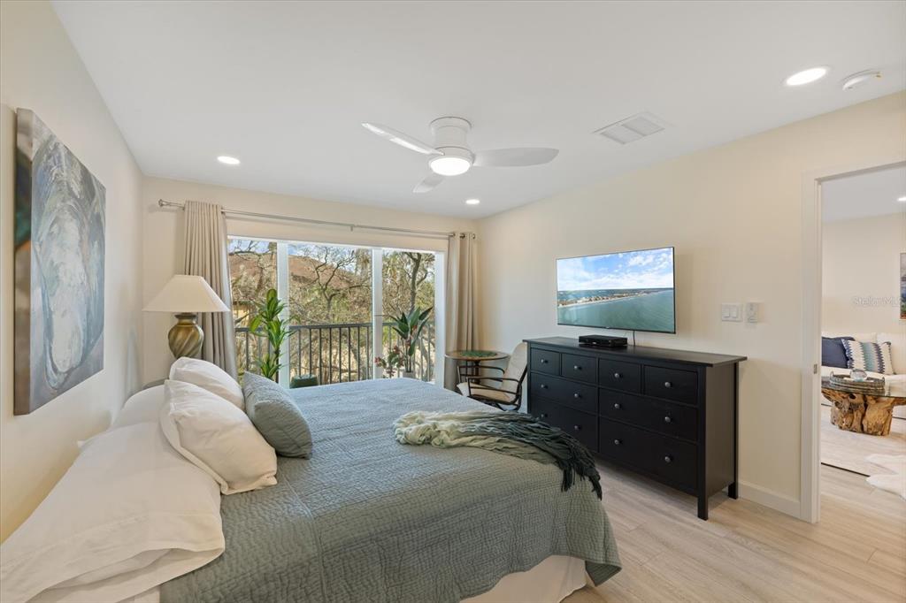 8625 Midnight Pass Road, Unit 304B Sarasota, FL 34242 - Photo 18 of 97 Ensuite