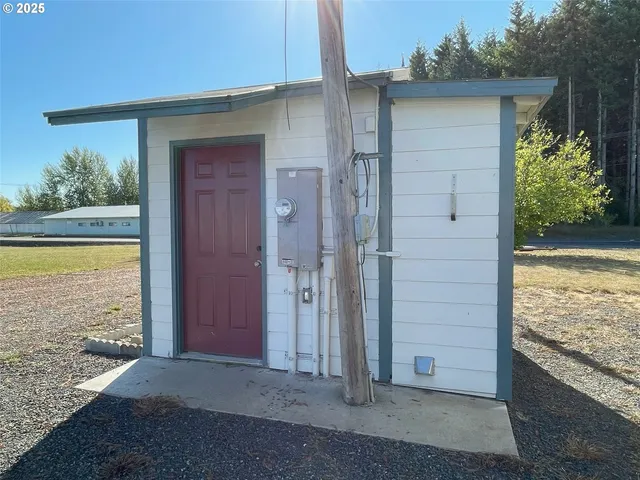 a view of living room