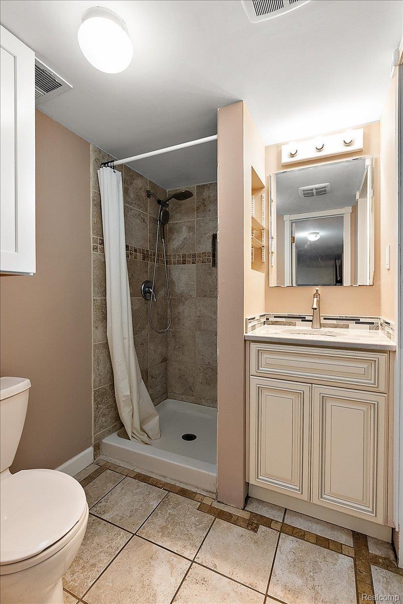 759 Kentucky Drive Rochester, MI 48307 - Photo 29 of 46 45-759 Kentucky-45.jpg