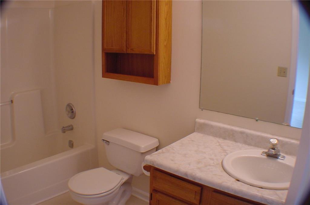 205 Randy Lane Coraopolis, PA 15108 - Photo 14 of 21 Gallery Image 14