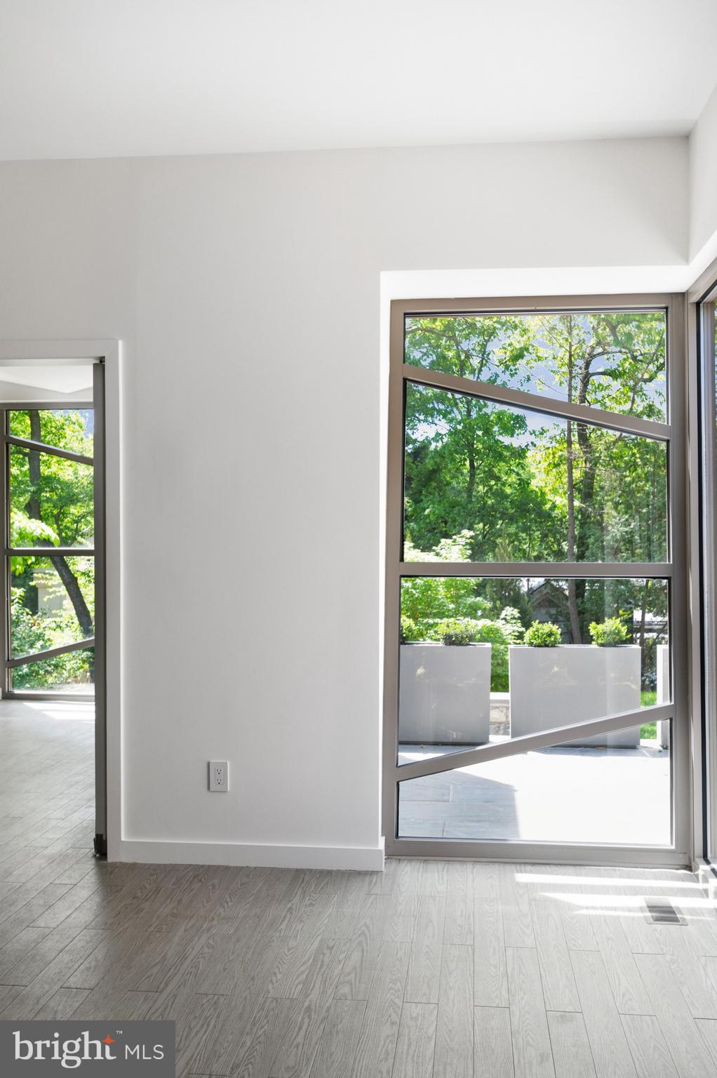 2920 Albemarle Street Northwest Washington, DC 20008 - Photo 22 of 54
