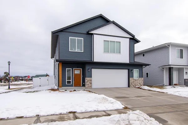 $512,500 | 5507 Lori Lane West, West Fargo, ND 58078