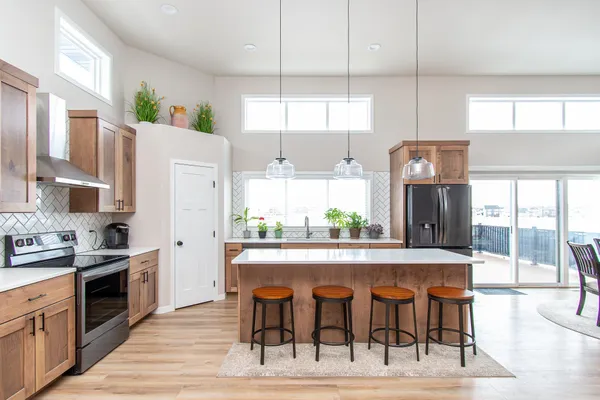 $499,000 | 5507 Lori Lane West, West Fargo, ND 58078