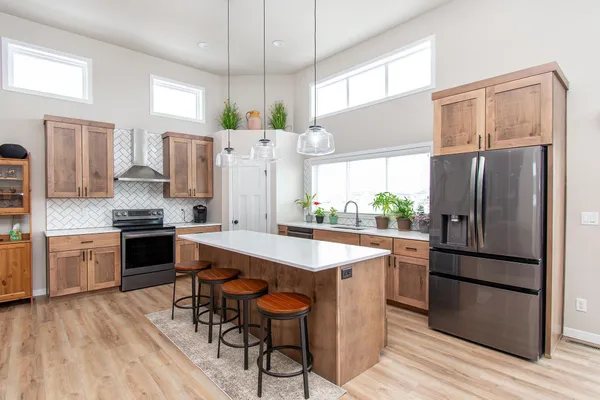 $512,500 | 5507 Lori Lane West, West Fargo, ND 58078