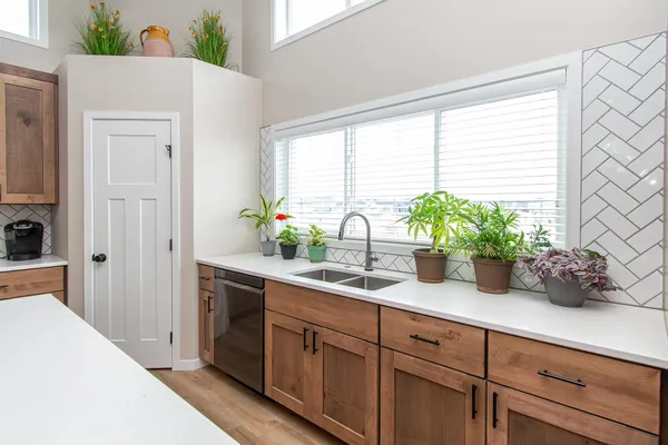 $512,500 | 5507 Lori Lane West, West Fargo, ND 58078