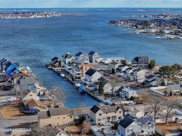 $915,000 | 34 Blue Cedar Drive, Brick, NJ 08723