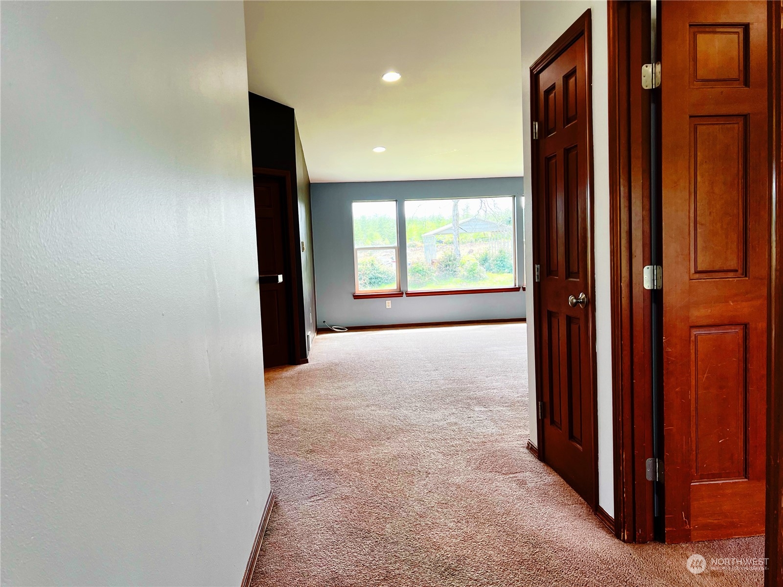 742 East Thornton Road Shelton, WA 98584 - Photo 30 of 39 an empty room with windows