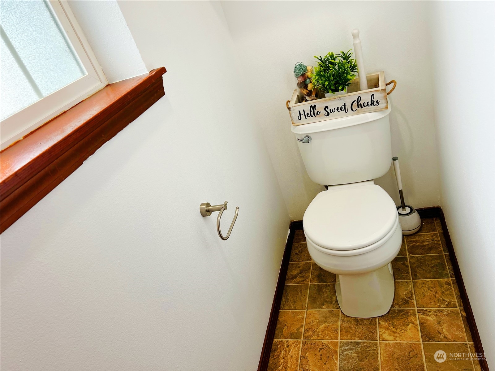 742 East Thornton Road Shelton, WA 98584 - Photo 34 of 39 a bathroom with a toilet and a sink