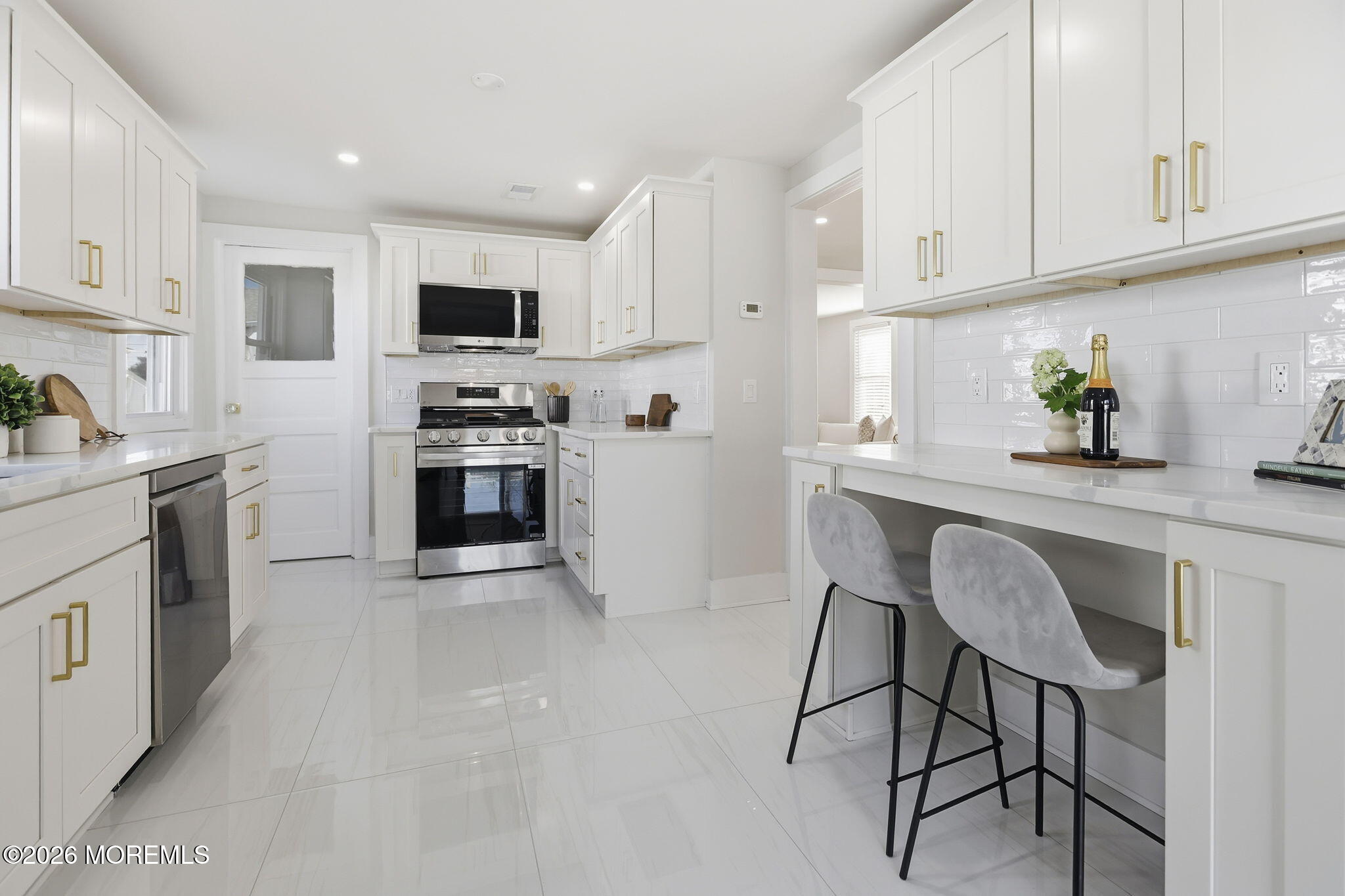 811 Rue Avenue Point Pleasant, NJ 08742 - Photo 17 of 37 17-web-or-mls-012__0251423