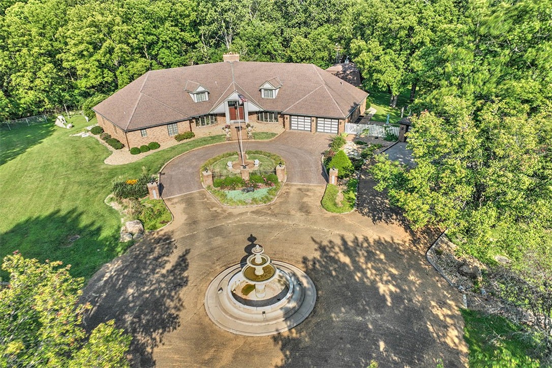 4890 Rustic Lane Decatur, IL 62521 - Photo 4 of 45 Gallery Image 4