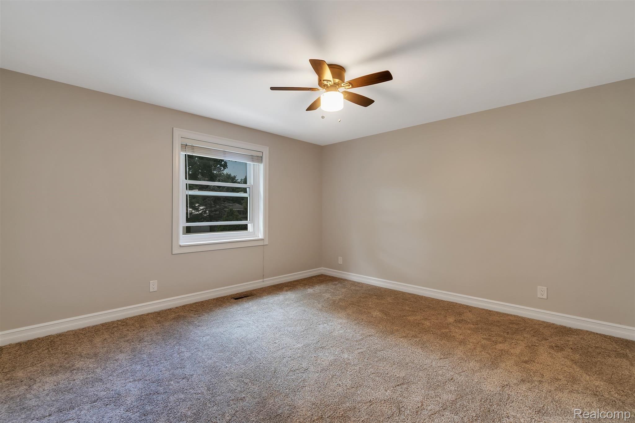 6149 Kings Scepter Road Grand Blanc, MI 48439 - Photo 30 of 48 30-6149 Kings Scepter Rd-WindowStil.jpg