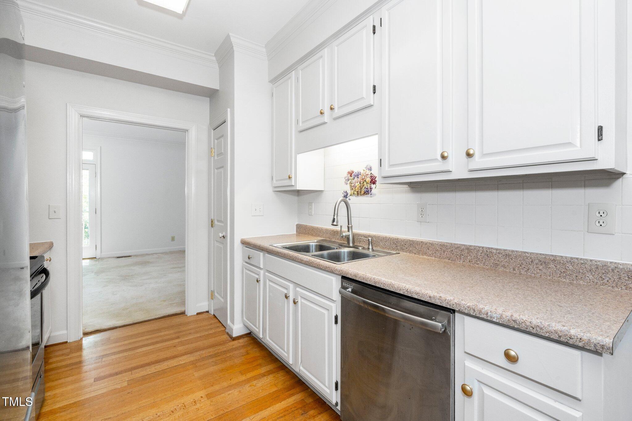 6000 Tenter Banks Square Raleigh, NC 27609 - Photo 7 of 37 Kitchen