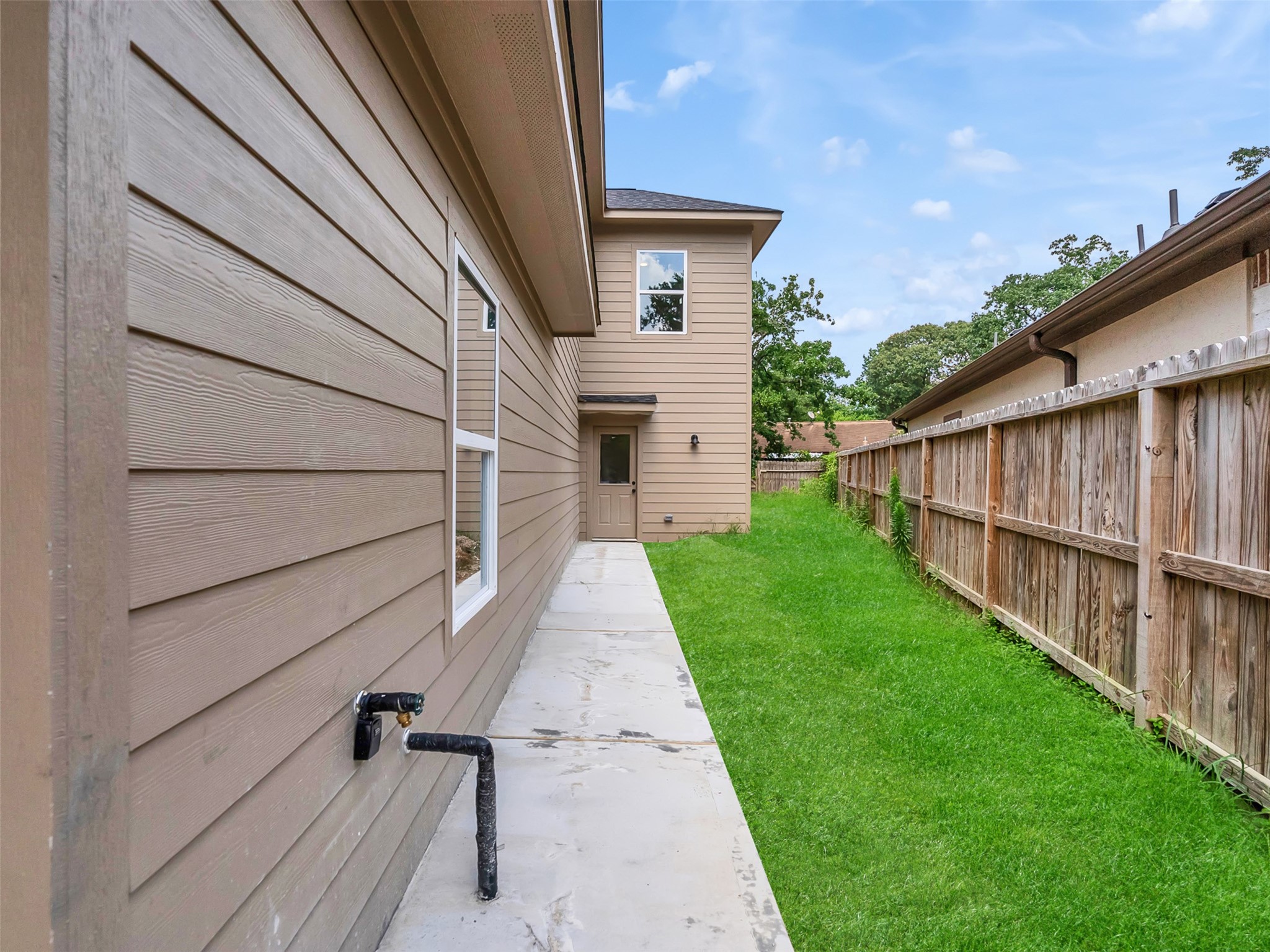 14910 Coaltown Road Willis, TX 77378 - Photo 2 of 37