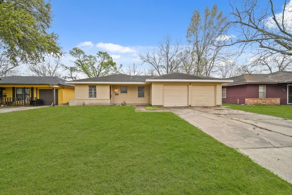 $1,525 | 5639 Tiffany Drive, Houston, TX 77085