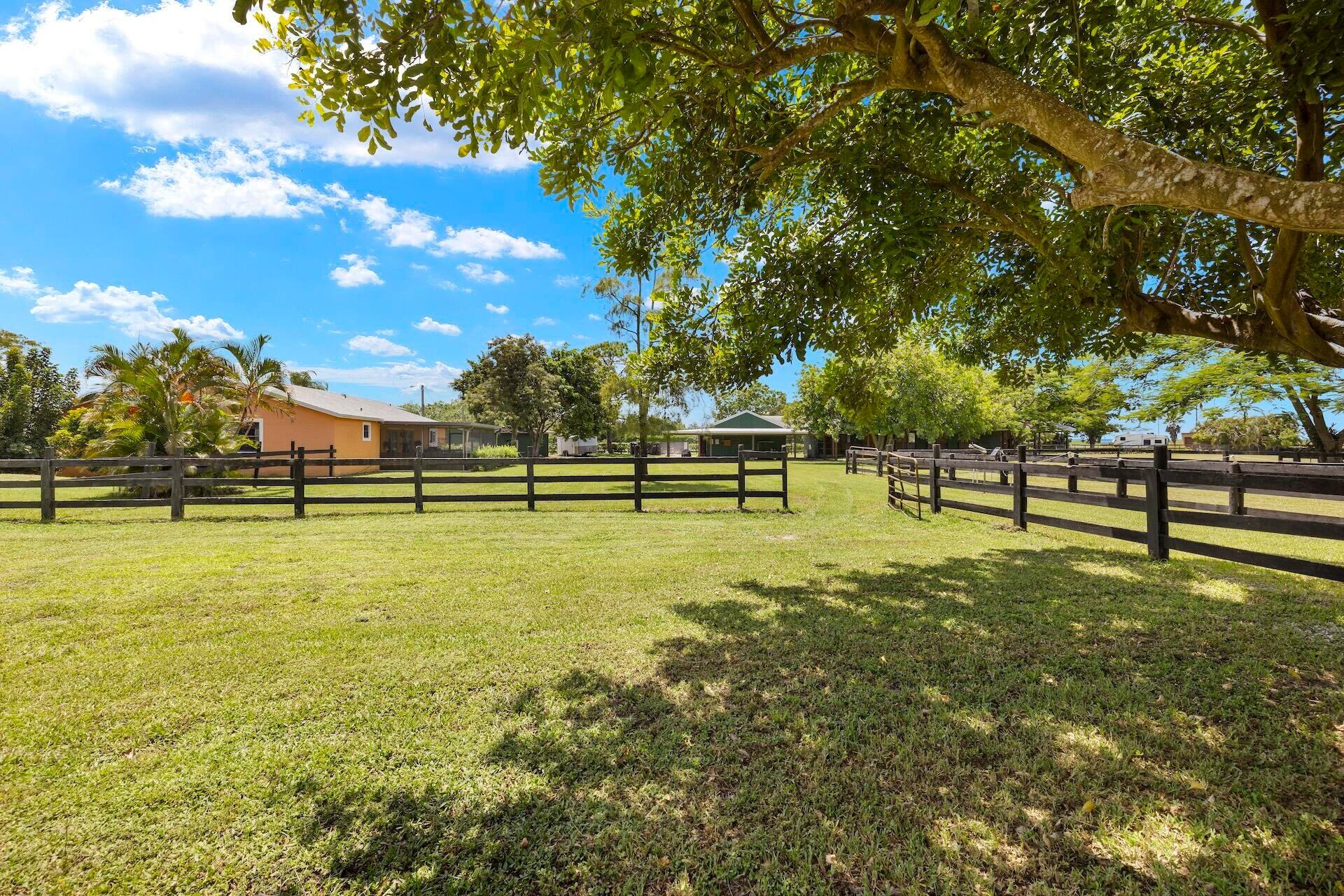 16031 Rustic Road Wellington, FL 33470 - Photo 9 of 11 Paddocks