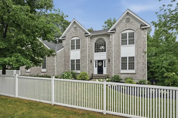 $1,049,000 | 1 Patriot Way, Grafton, MA 01536