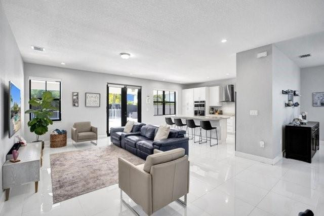 14486 Southwest 17th Street Miami, FL 33175 - Photo 6 of 72 Photo 6