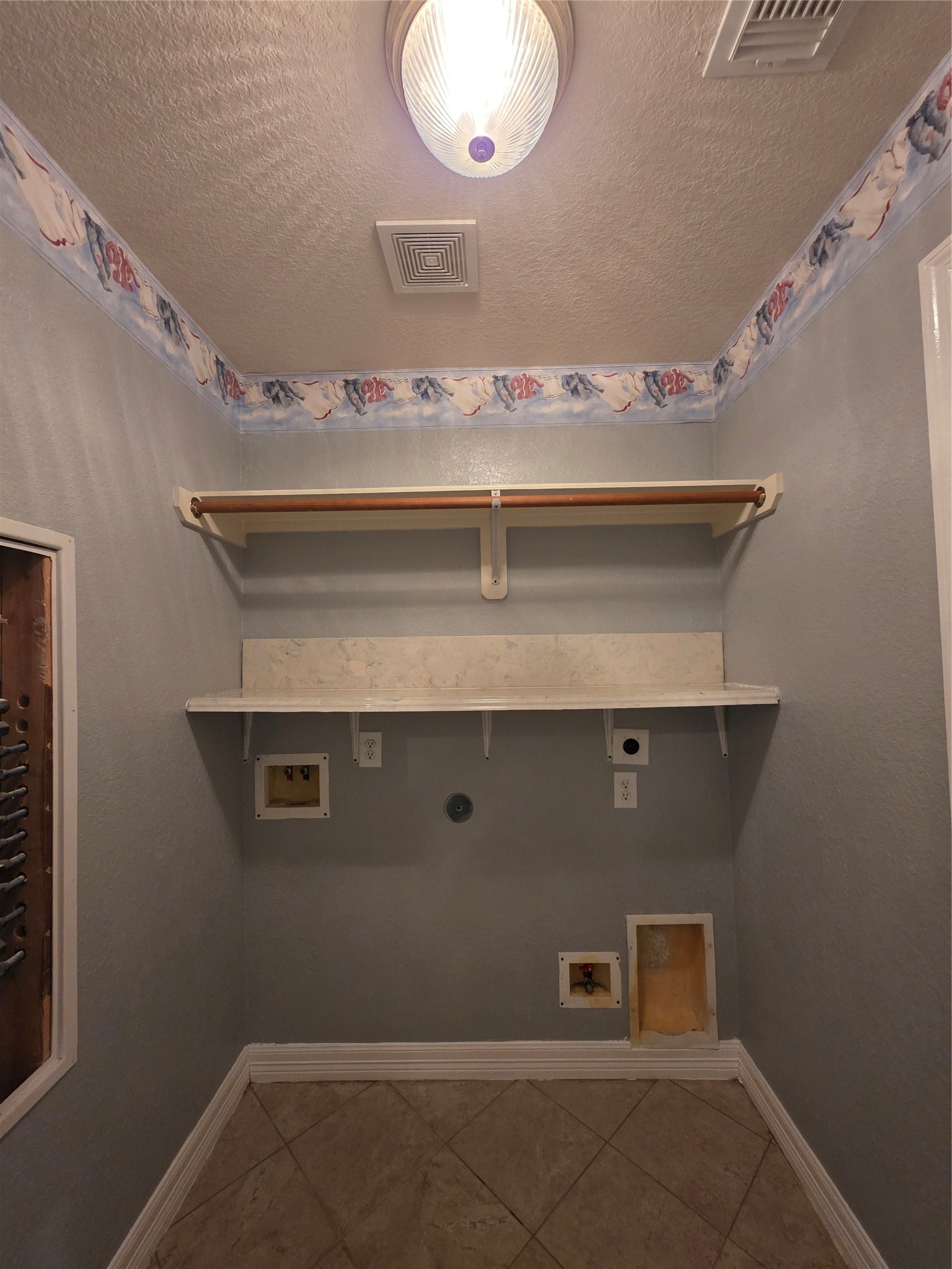 5614 Eagle Landing Houston, TX 77085 - Photo 20 of 28 a close view of dining table