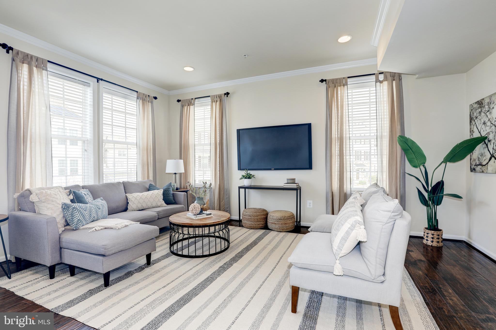 2720 Egret Way Frederick, MD 21701 - Photo 9 of 42 Living room is inviting!