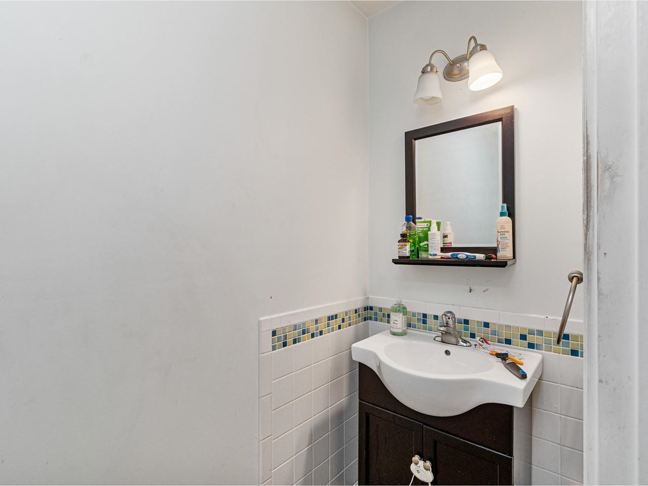 13 Leclair Street Winooski, VT 05404 - Photo 8 of 19