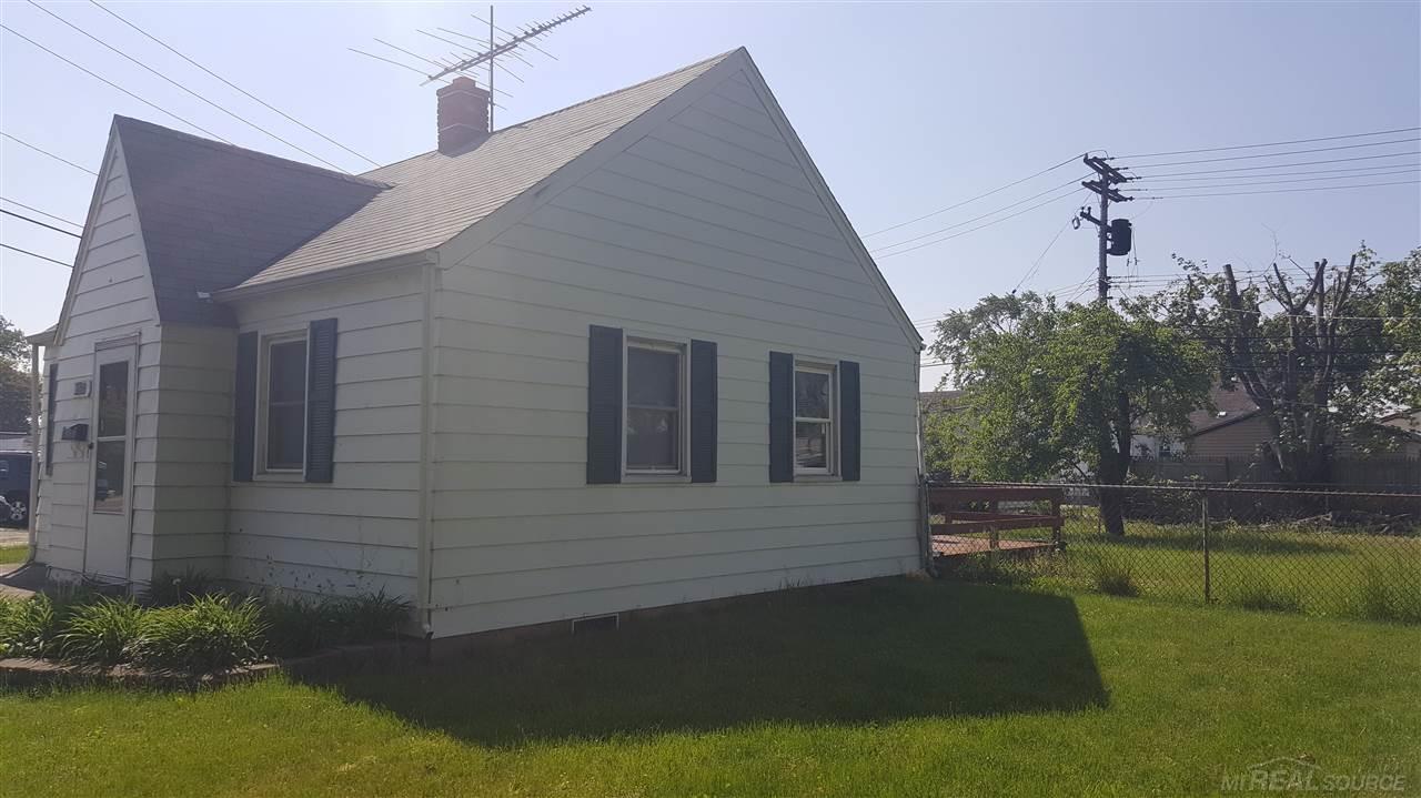 17872 12 Mile Road Roseville, MI 48066 - Photo 4 of 20 31308739-3.JPG