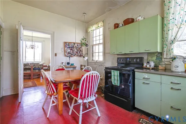 $400,000 | 1216 Main St Point, West Point, VA 23181