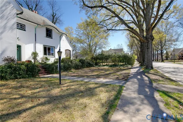 $400,000 | 1216 Main St Point, West Point, VA 23181